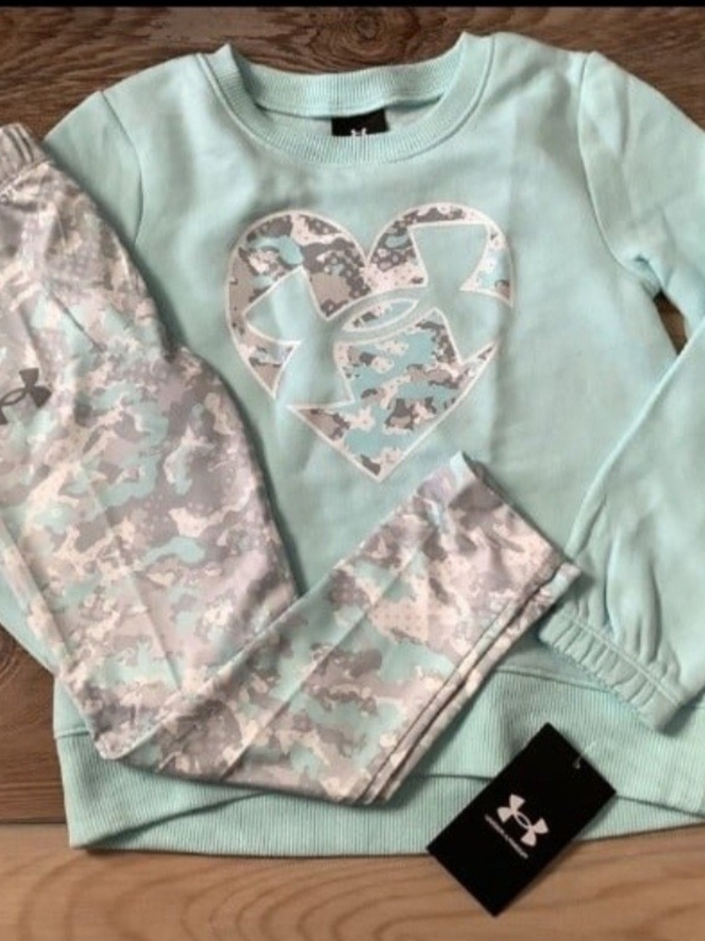 Under Armour Girls Mint Heart Logo Girls Sweatshirt & Leggings Set Size 5(NWT)